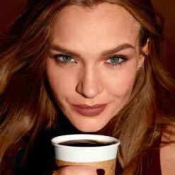 Maybelline SuperStay Matte Ink Lipstick - 260 Hazelnut Hypnotizer - Nude Lippenstift - 5 Ml -Modecosmetica 1200x1200 194