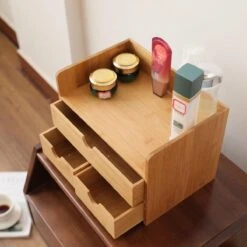 Merkloos Decopatent® Luxe Make-up Organizer Met 3 Lades - Cosmetica Organizer Make Up Met Schuiflade Bamboe Hout - Cosmeticahouder - Toren 11 Merkloos Decopatent® Luxe Make-up Organizer Met 3 Lades - Cosmetica Organizer Make Up Met Schuiflade Bamboe Hout - Cosmeticahouder - Toren -Modecosmetica 1200x1200 325