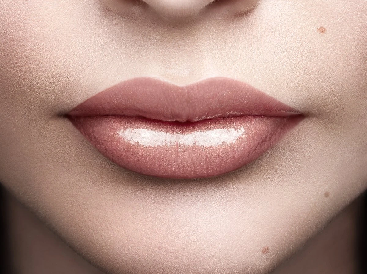 L'Oréal Paris Color Riche Shine Lippenstift - 658 Topless 4 L'Oréal Paris Color Riche Shine Lippenstift - 658 Topless - Afbeelding 4