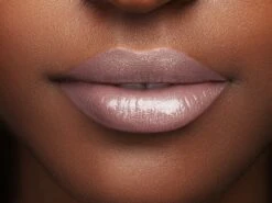 L'Oréal Paris Color Riche Shine Lippenstift - 658 Topless 13 L'Oréal Paris Color Riche Shine Lippenstift - 658 Topless -Modecosmetica 1200x900 2