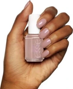 Essie 40 Demeure Vixen - Lila Taupe - Nagellak -Modecosmetica 977x1200 2